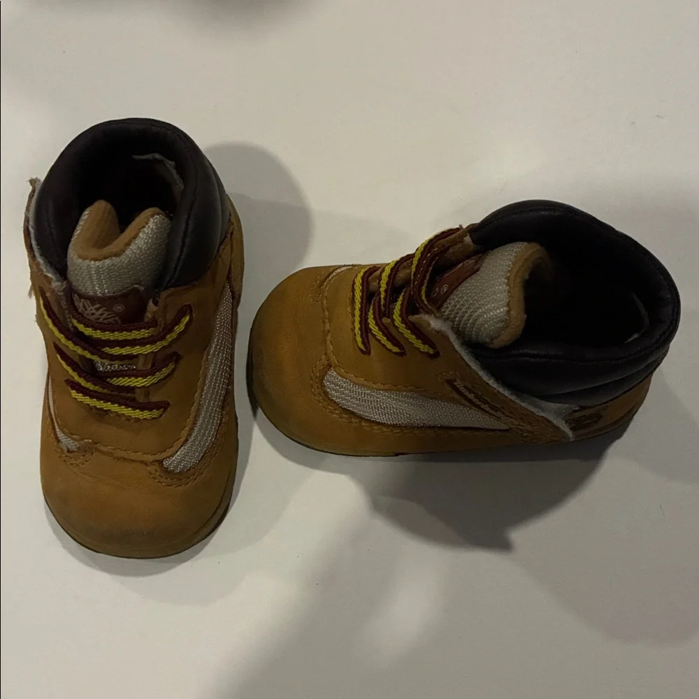 Genuine Leather Nubuck Velcro Easy Timberland Lug Sole Size 1 Baby Boots NWOT
